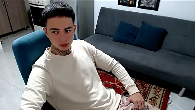 Snapshot of santii_ss chatting on January 7, 4:20 pm santii ss online show from January 7, 4:20 pm