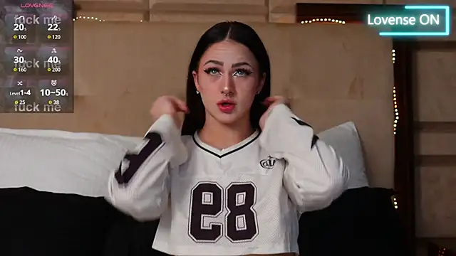 LucyLextonX online show from January 17, 9:07 pm