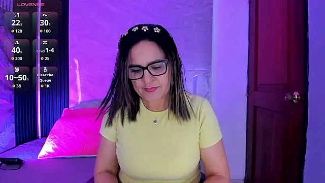 Agatha Pleasure online show from March 4, 12:00 pm