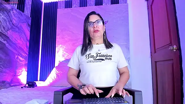 Agatha Pleasure online show from April 18, 11:58 am