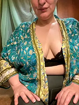 FetishIris online show from October 22, 5:56 pm