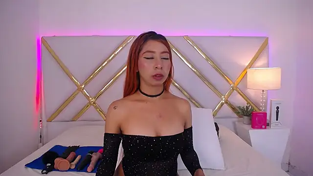 laila stilwiills online show from April 18, 6:28 am