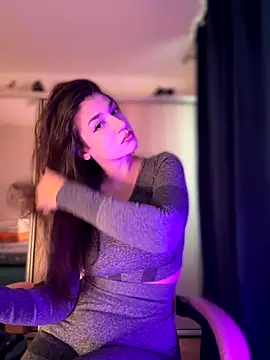 ScarletBloom  online show from October 3, 11:18 am