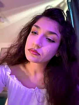 ScarletBloom  online show from October 19, 11:55 am