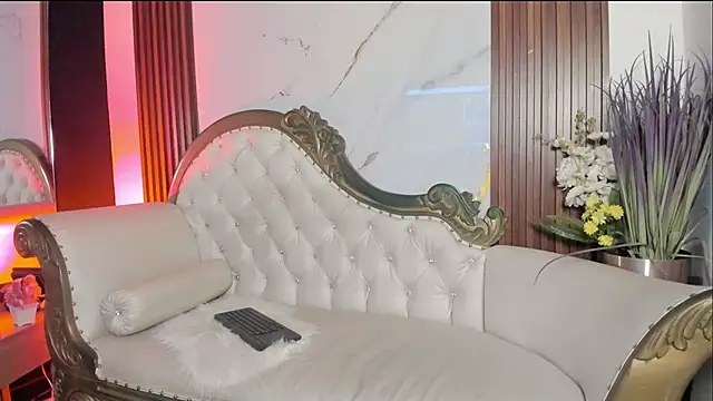 CoralieBronson online show from December 4, 8:39 pm