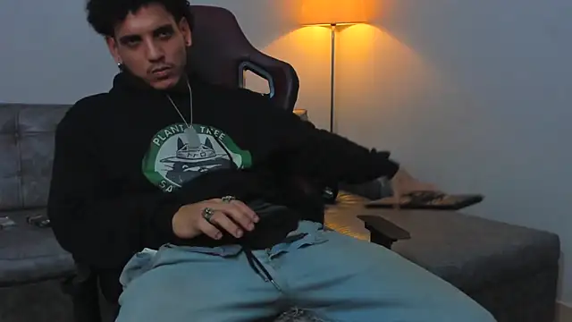 Xfire boy69 online show from December 16, 2:16 am