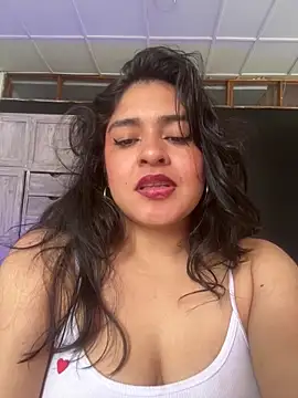 EmilyNoir1 online show from April 18, 7:58 pm