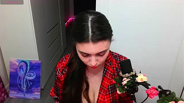 peachyness online show from March 8, 3:49 pm