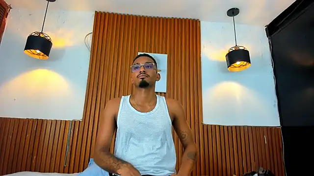 Snapshot of Darwin_mayo chatting on October 27, 5:39 pm Darwin mayo online show from October 27, 5:39 pm