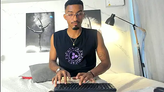 Snapshot of Darwin_mayo chatting on November 3, 5:14 pm Darwin mayo online show from November 3, 5:14 pm