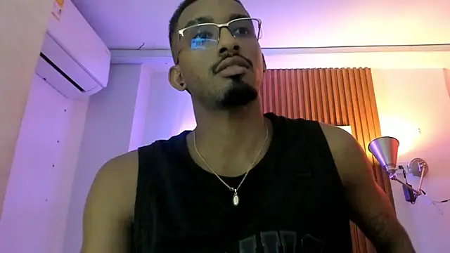 Snapshot of Darwin_mayo chatting on November 6, 5:25 pm Darwin mayo online show from November 6, 5:25 pm