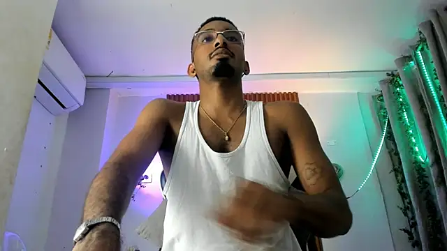 Snapshot of Darwin_mayo chatting on November 21, 5:33 pm Darwin mayo online show from November 21, 5:33 pm