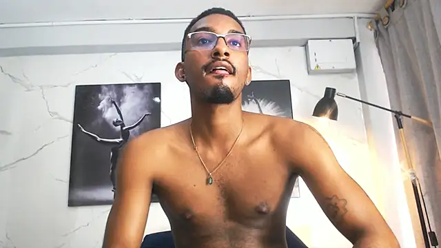 Snapshot of Darwin_mayo chatting on January 13, 6:02 pm Darwin mayo online show from January 13, 6:02 pm