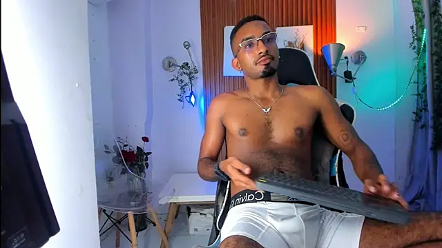 Snapshot of Darwin_mayo chatting on February 5, 5:39 pm Darwin mayo online show from February 5, 5:39 pm