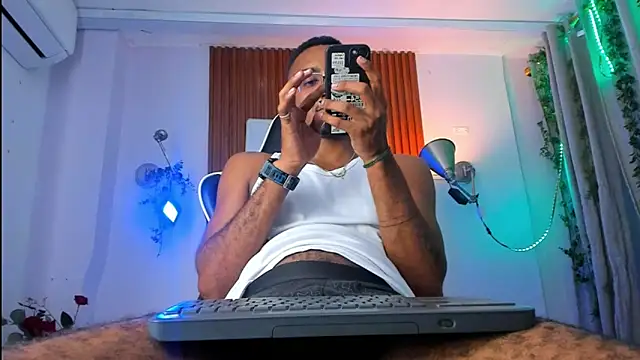 Snapshot of Darwin_mayo chatting on February 9, 5:28 pm Darwin mayo online show from February 9, 5:28 pm