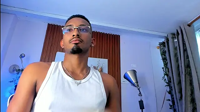 Snapshot of Darwin_mayo chatting on February 10, 5:28 pm Darwin mayo online show from February 10, 5:28 pm