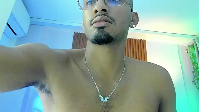 Snapshot of Darwin_mayo chatting on February 12, 5:30 pm Darwin mayo online show from February 12, 5:30 pm