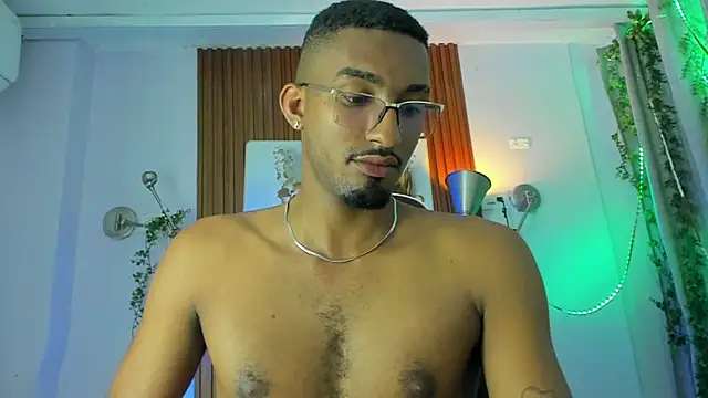 Snapshot of Darwin_mayo chatting on February 18, 5:31 pm Darwin mayo online show from February 18, 5:31 pm