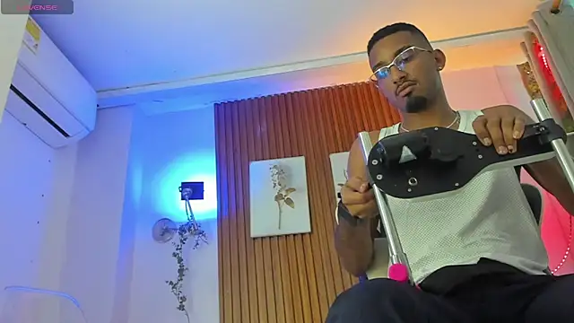 Snapshot of Darwin_mayo chatting on February 25, 5:22 pm Darwin mayo online show from February 25, 5:22 pm