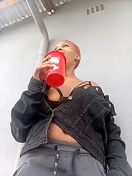 Snapshot of GoldSnowXxX chatting on April 29, 2:32 pm GoldSnowXxX online show from April 29, 2:32 pm