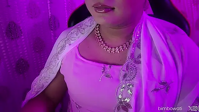 Snapshot of Bimbowati chatting on April 3, 6:17 pm Bimbowati online show from April 3, 6:17 pm