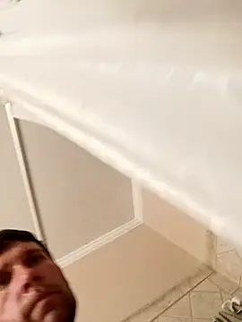 Snapshot of discrCs chatting on February 19, 5:03 am discrCs online show from February 19, 5:03 am