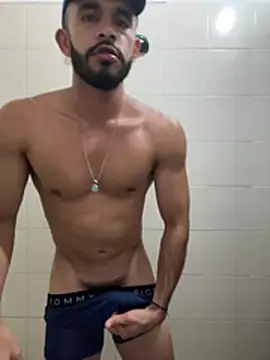 Jacksonfranco online show from April 18, 3:43 am