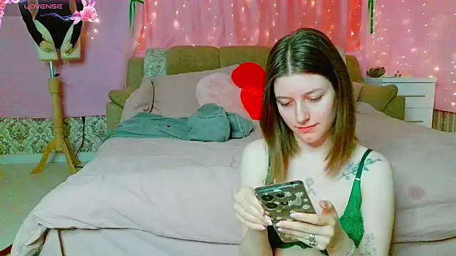 Marinaxmonroe online show from May 24, 8:03 pm