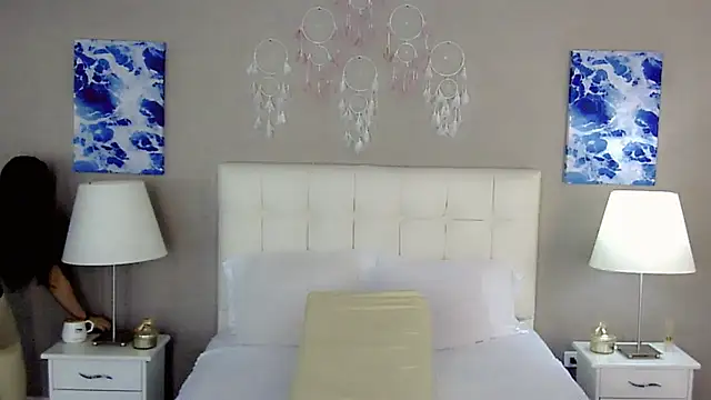 maddissonivanova online show from September 30, 6:46 pm