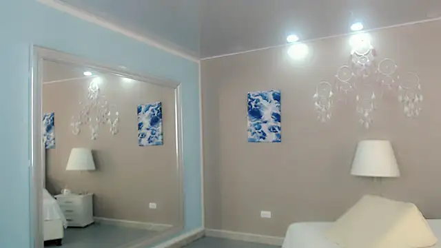 maddissonivanova online show from February 1, 6:50 pm