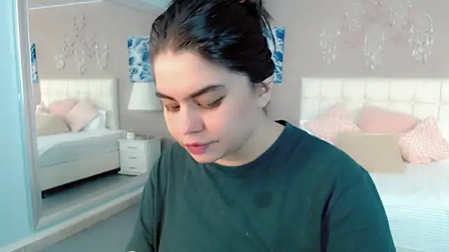 maddissonivanova online show from March 27, 7:02 pm