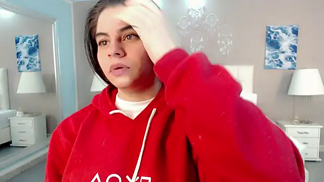 maddissonivanova online show from April 10, 7:07 pm