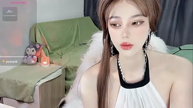 yinyinzi5 online show from May 17, 10:17 pm