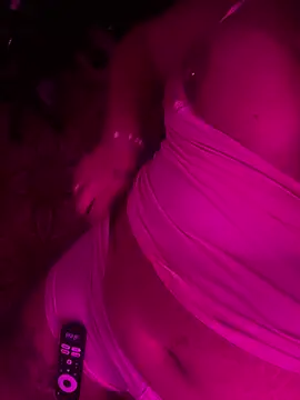 Snapshot of valen1891 chatting on January 10, 7:32 am valen1891 online show from January 10, 7:32 am