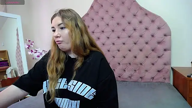 Snapshot of _Agata_ chatting on May 25, 6:19 am Agata online show from May 25, 6:19 am