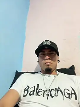 Ricardo2334 online show from February 26, 4:00 am