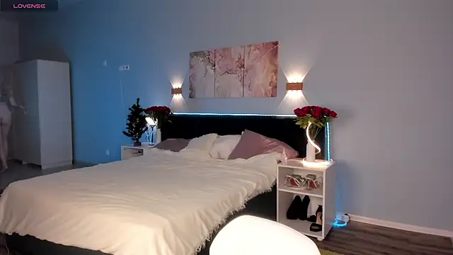 Snapshot of ShyEmma_ chatting on December 20, 1:12 am ShyEmma online show from December 20, 1:12 am