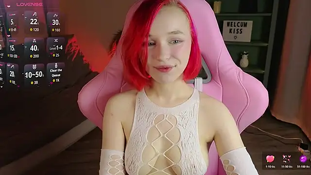 NaomiYoru online show from November 28, 8:33 pm