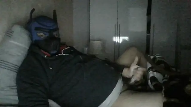 Snapshot of soumicuckold1 chatting on February 15, 2:25 pm soumicuckold1 online show from February 15, 2:25 pm