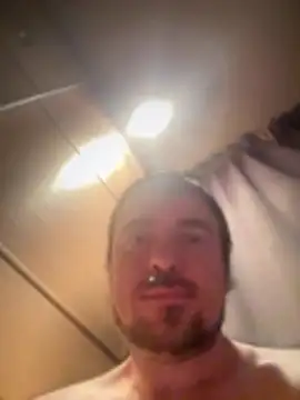 Snapshot of MaxxAsstEuff chatting on February 4, 12:27 am MaxxAsstEuff online show from February 4, 12:27 am