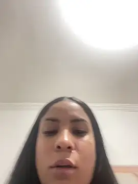 Snapshot of MarianaaSantos chatting on June 9, 8:09 pm MarianaaSantos online show from June 9, 8:09 pm