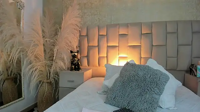 Snapshot of cloesummerr_ chatting on January 13, 2:00 pm cloesummerr online show from January 13, 2:00 pm