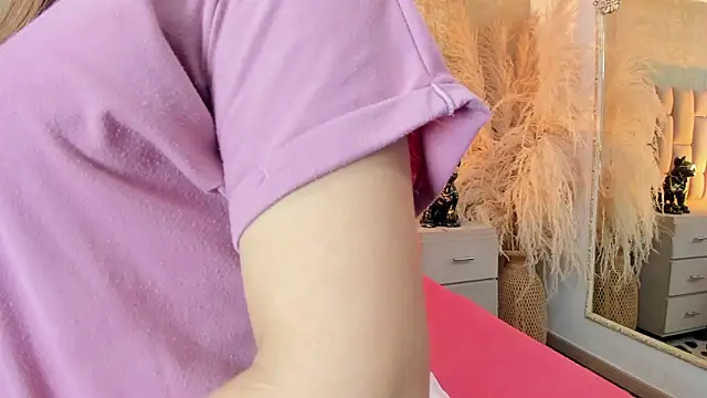 Snapshot of cloesummerr_ chatting on January 16, 1:15 pm cloesummerr online show from January 16, 1:15 pm