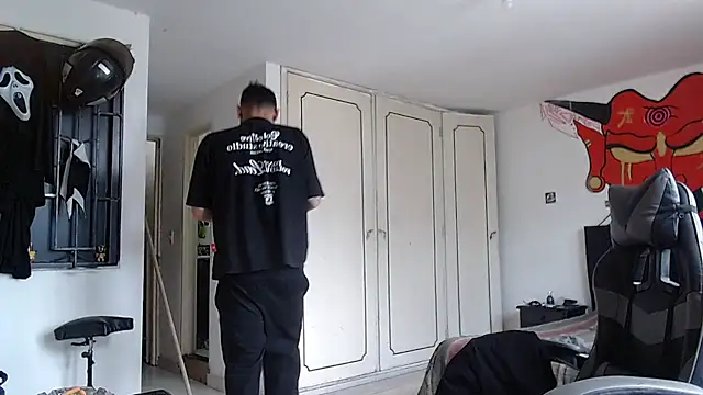 malek xarx  online show from April 10, 2:44 pm