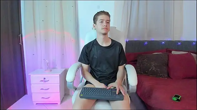 ThiagooJames online show from January 6, 3:32 am