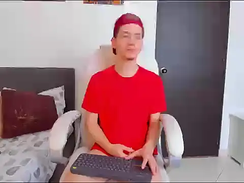 ThiagooJames online show from February 28, 2:40 pm