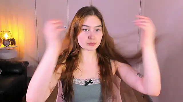 Lili Luuu online show from March 16, 3:05 pm