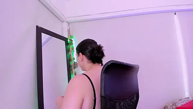 catleya noire online show from October 8, 8:06 pm