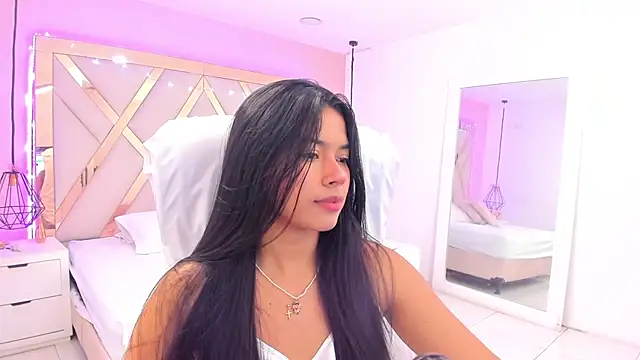 samantaa shy online show from April 9, 3:50 am