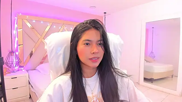 samantaa shy online show from April 15, 3:35 am